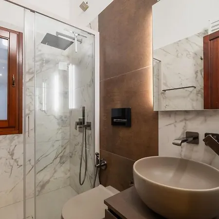 Beachfront With Direct Access -private Pool & Zen Area * Quartu Sant'Elena