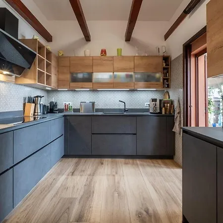 Beachfront- Private Pool And Design