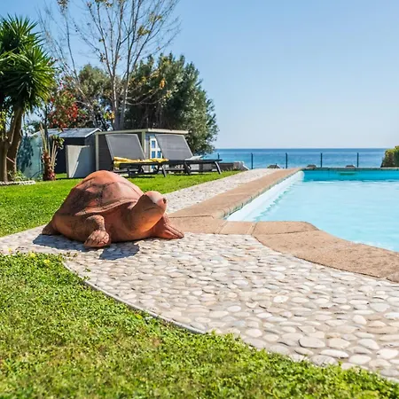 Apartment Beachfront With Direct Access -private Pool & Zen Area