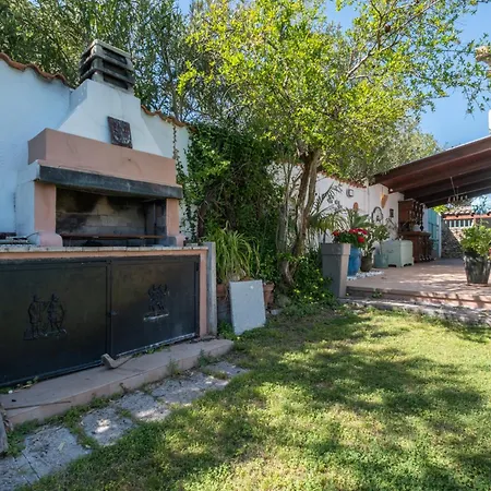 Apartment Beachfront With Direct Access -private Pool & Zen Area Quartu Sant'Elena