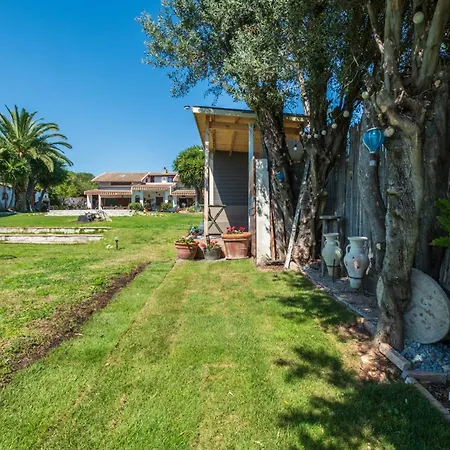 Beachfront With Direct Access -private Pool & Zen Area