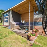 Beachfront With Direct Access -private Pool & Zen Area
