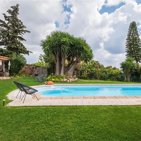 Beachfront- Private Pool And Design *