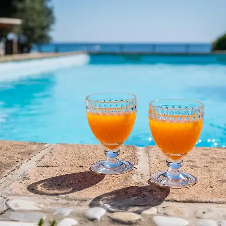 Apartment Beachfront With Direct Access -private Pool & Zen Area Quartu SantʼElena