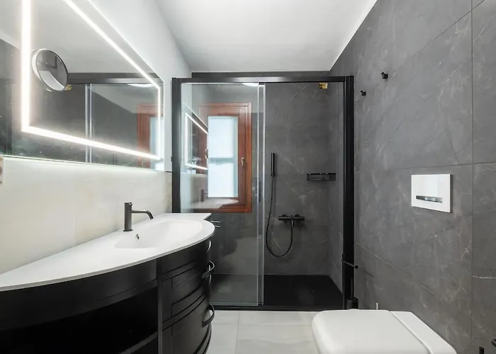 Apartman Beachfront- Private Pool And Design Quartu SantʼElena