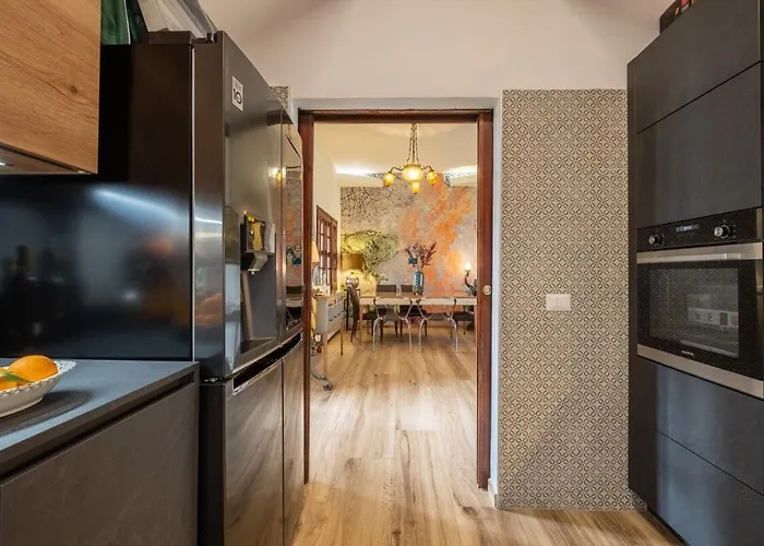 Beachfront- Private Pool And Design Apartman Quartu SantʼElena