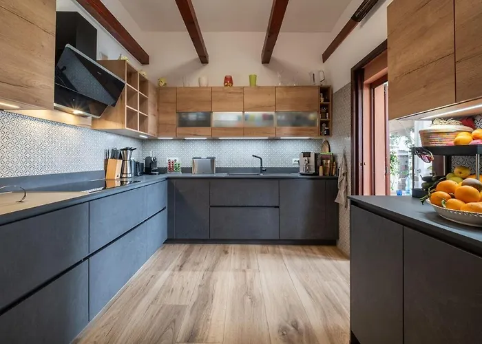 Beachfront- Private Pool And Design