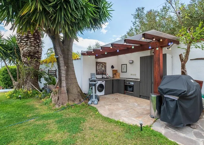 Beachfront- Private Pool And Design