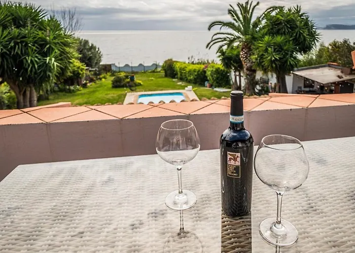 Beachfront- Private Pool And Design Apartman *