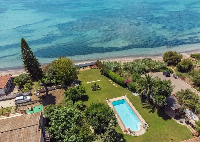 Beachfront- Private Pool And Design Quartu SantʼElena