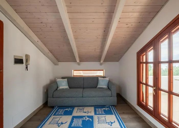 Beachfront- Private Pool And Design Apartman